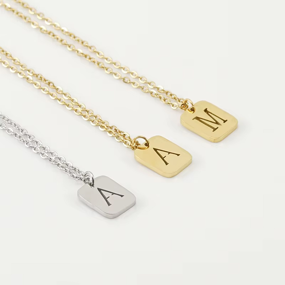 OEM Custom Jewelry Hohle zierliche niedliche Anfangsbuchstaben-Alphabet-Edelstahl-Anhänger-Modeschmuck-Halskette im Großhandel