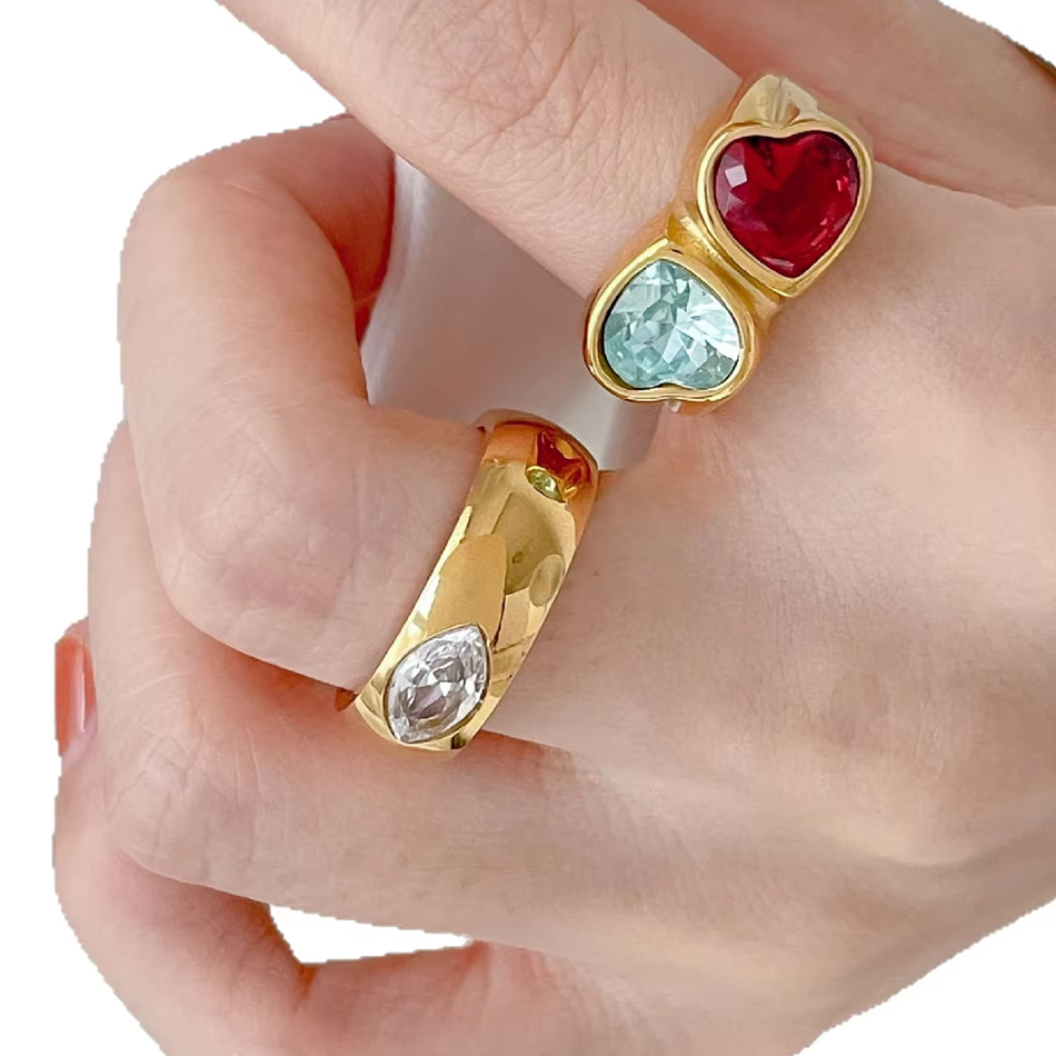 OEM Custom Jewelry Titanstahl plattiert, 18 Karat Gold, zweifarbig, Pfirsich-Herz-Zirkon-Ring, quadratischer Zirkon-transparenter Strass-Ring