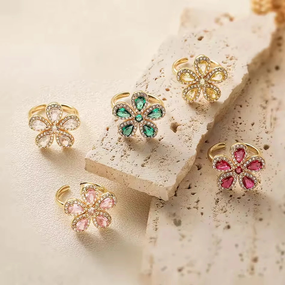 OEM-kundenspezifischer Schmuck, hochwertiger, bunter Zirkon-Messing-CZ-Blumenring, 18-kar&auml;tig vergol