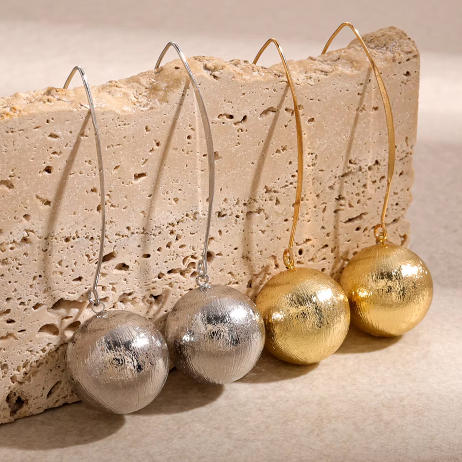OEM Custom Jewelry High-End-Luxus, trendige geometrische Tropfenohrringe, gebürstete Goldfarbe, brillante Lünettenfassung, modische Ohrringe