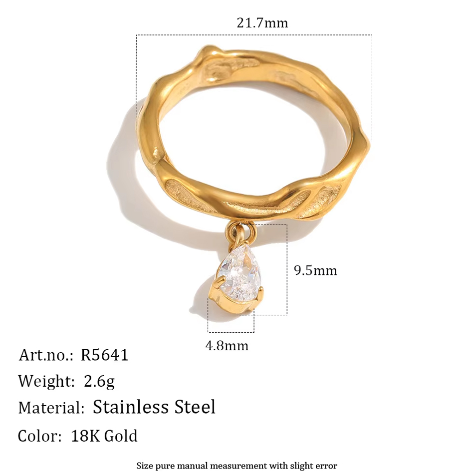 OEM Custom Jewelry baumelnder Ring aus Edelstahl in Goldton mit gehämmerter Textur und birnenförmigem ZIRKON-Tropfenring, Modeschmuck