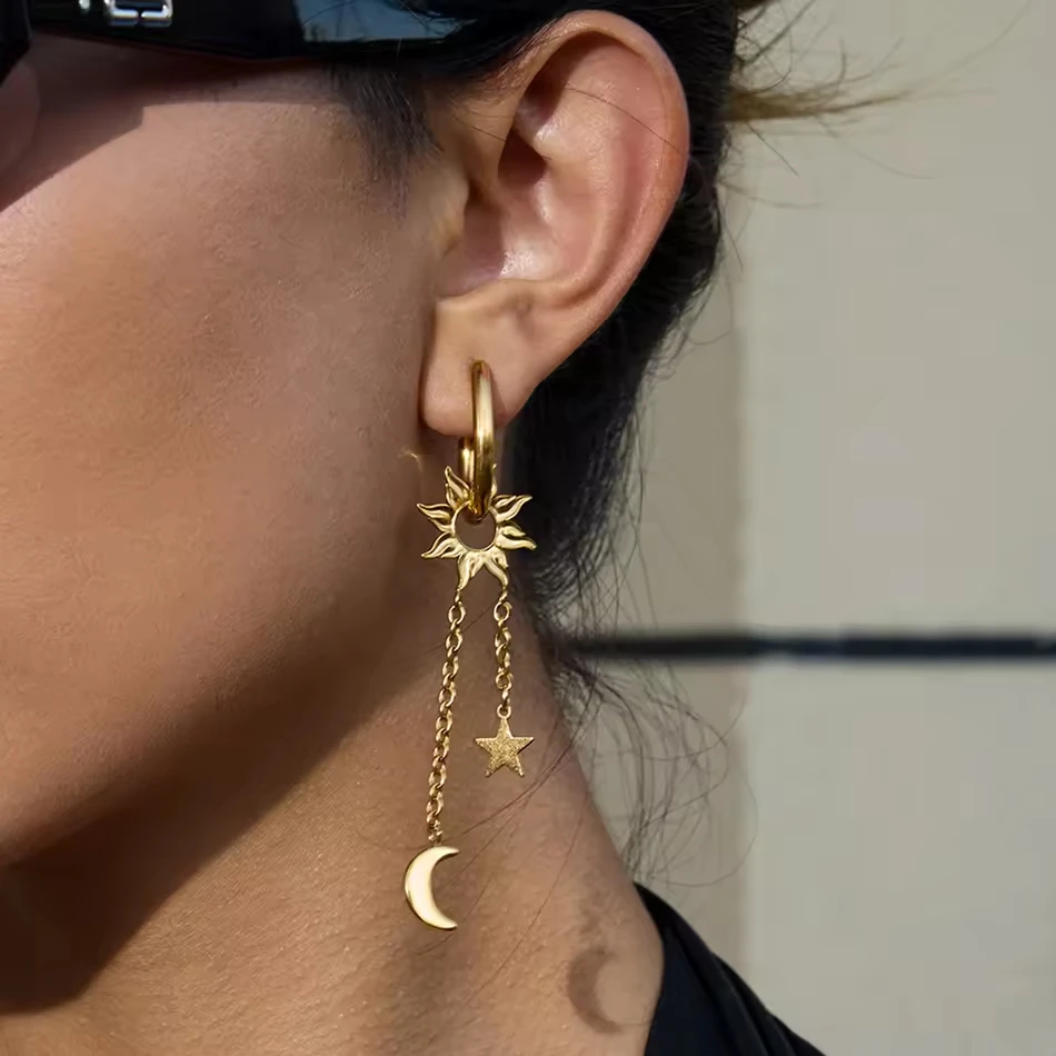 OEM-kundenspezifischer Schmuck aus 18-Karat-Gold-Edelstahl, modische Ohrringe, Strass-Sonnen-, Stern